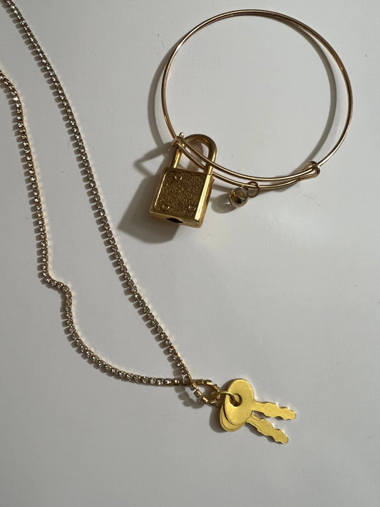 Locket Bracelet w/sparkling Keys Necklace set SOLD OUT! SEEDS JEWELRY STORE